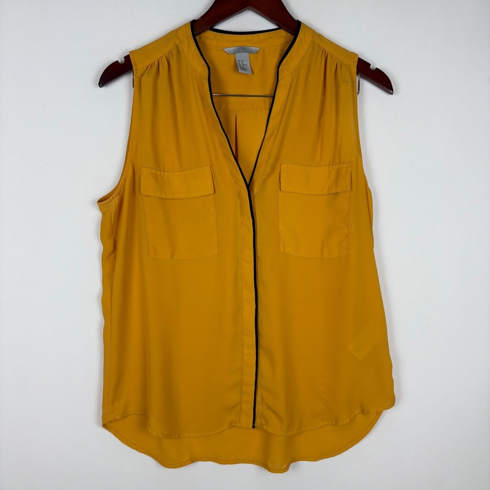 H&M Sleeveless Blouse V-Neck‎